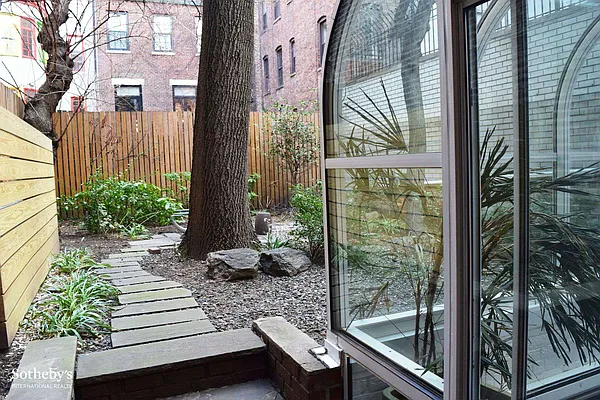 Rented by Sotheby's International Realty | media 47