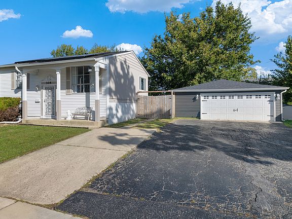 3rd image of 304 Hamrick Ave