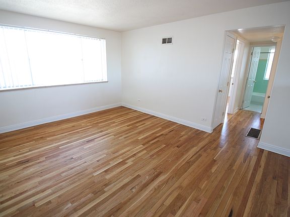 3rd image of 2211 Olive St APT A