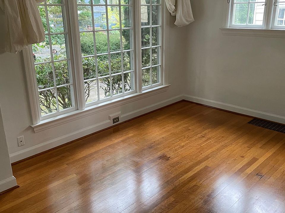 2nd image of 7710 SE 32nd Ave