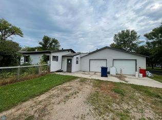 275 1st Ave, Davenport, ND 58021