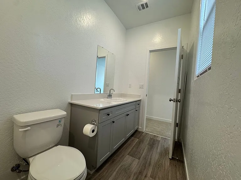 997 W Pioneer Dr — Photo 31
