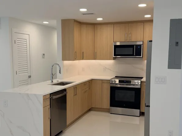 6439 BAY CLUB Drive #1, Fort Lauderdale, FL 33308
