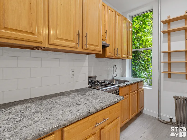 102 N 7th St #1L — Photo 5