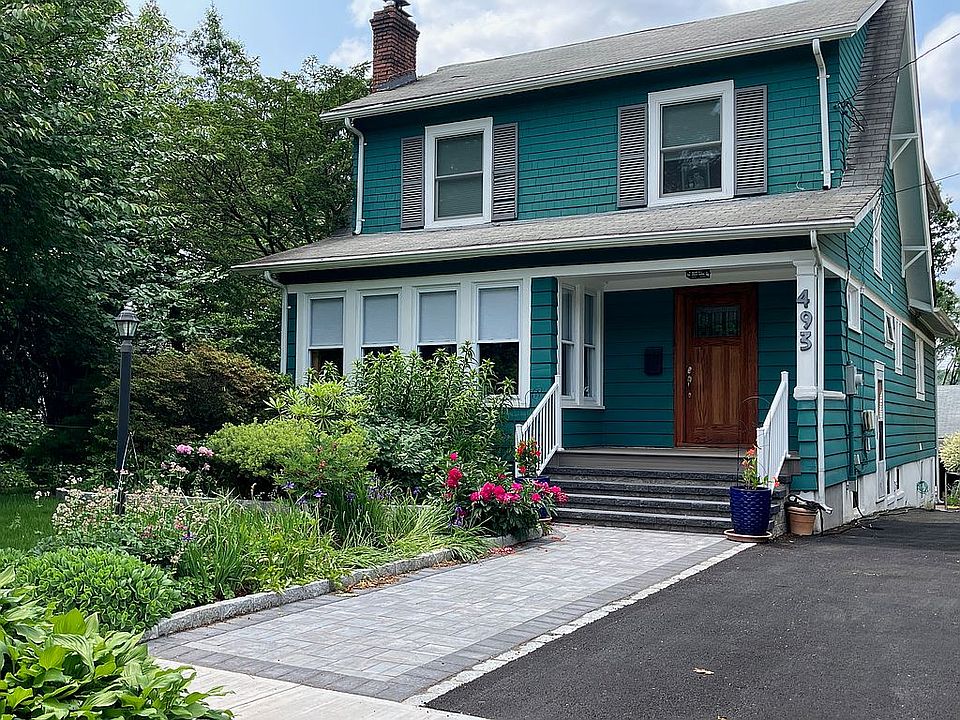 1st image of 493 Richmond Ave