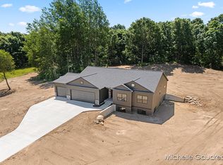 3551 Leaf Ln, Freeport, MI 49325