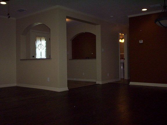 3rd image of 219 W Sugar Cane Dr