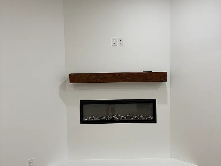 Living Room Fireplace/Mantle