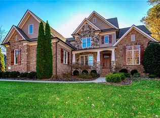 3050 Kings Manor Dr, Matthews, NC 28104