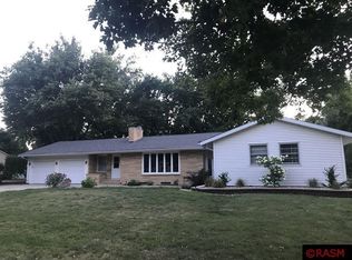 112 W Circle Dr, Blue Earth, MN 56013