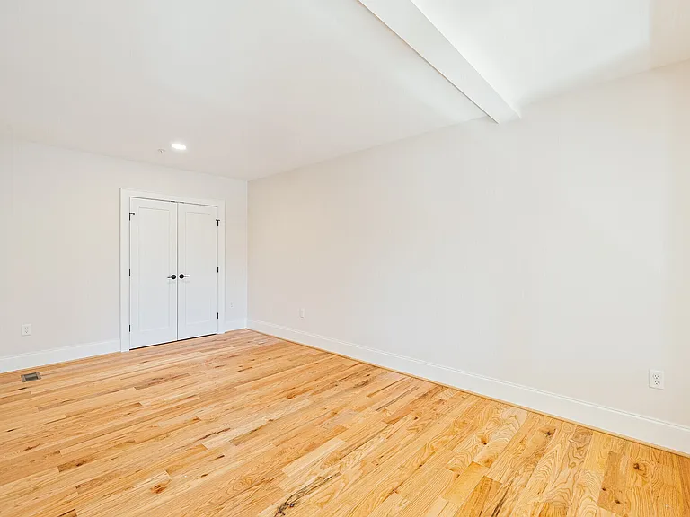 225 Plus Fees #3215 — Photo 25