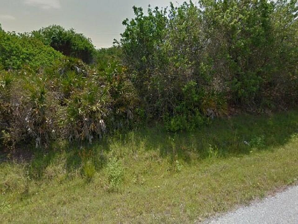 2nd image of 7168 Bougainvillea St