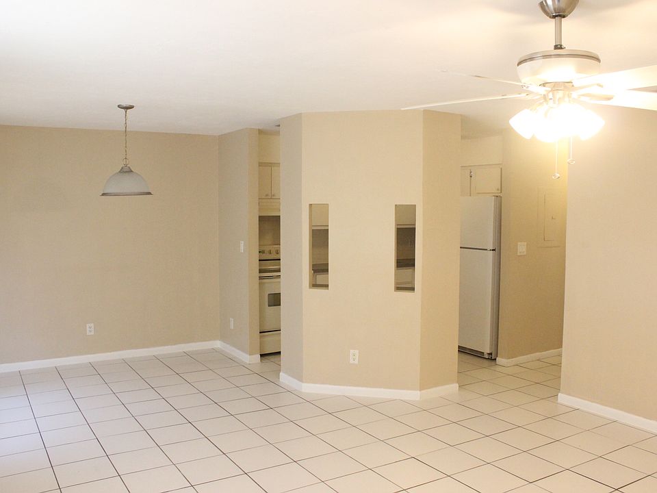 1st image of 1811 SE 15th Pl APT 2