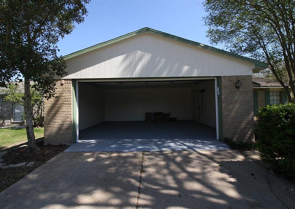 1st image of 6806 Loch Langham Dr