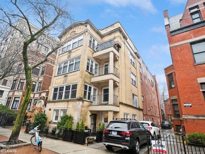 435 W Surf St APT 2B, Chicago, IL, 60657