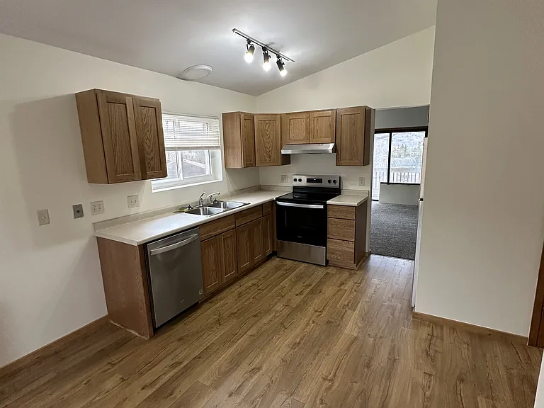 110 Pine Tree Rd #A — Photo 2