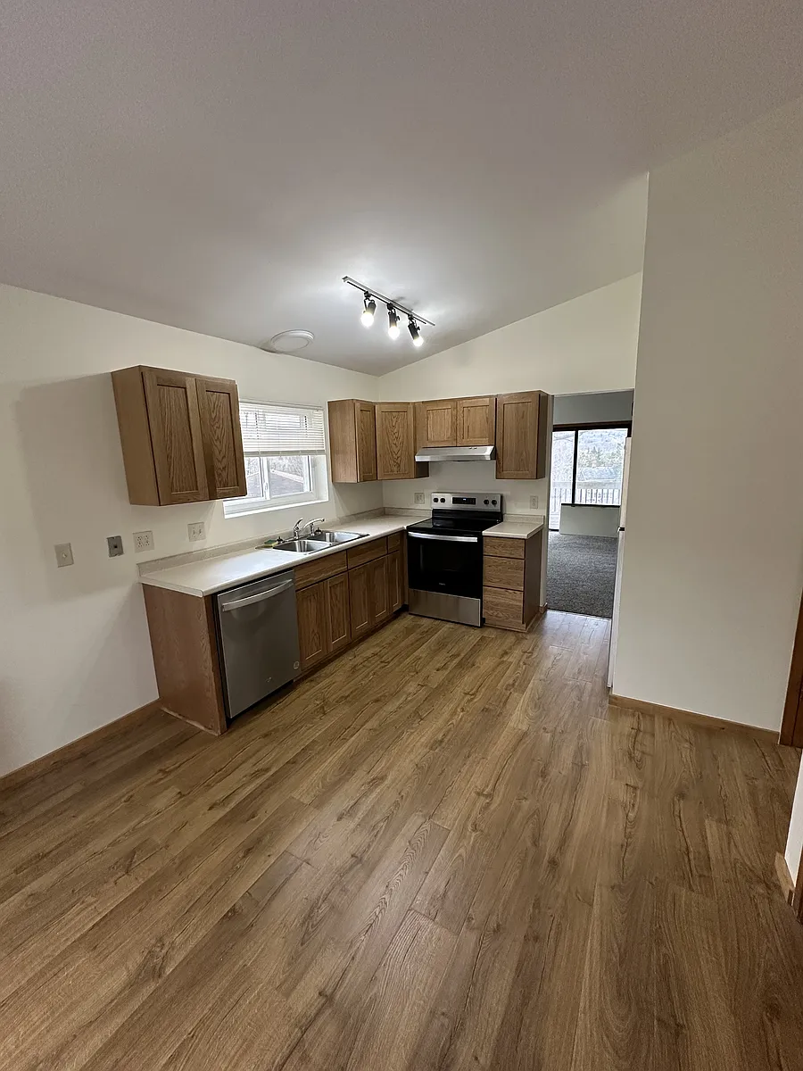 Building Photo - 110 Pine Tree Rd #A
