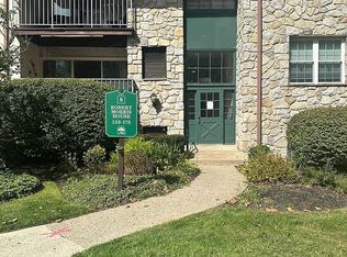 172 Drummers Ln #172, Wayne, PA 19087