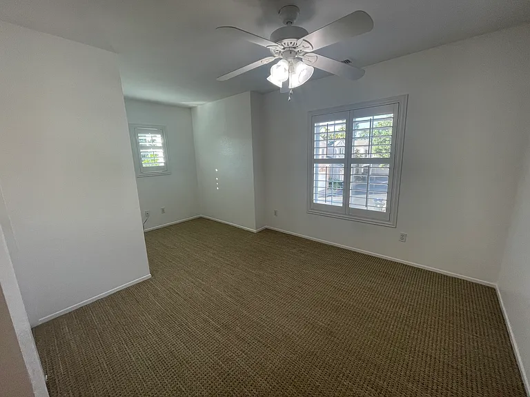 1080 Tustin Grove Dr — Photo 13