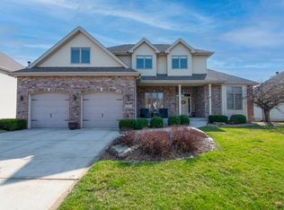 669 Davis Cir, Crown Point, IN