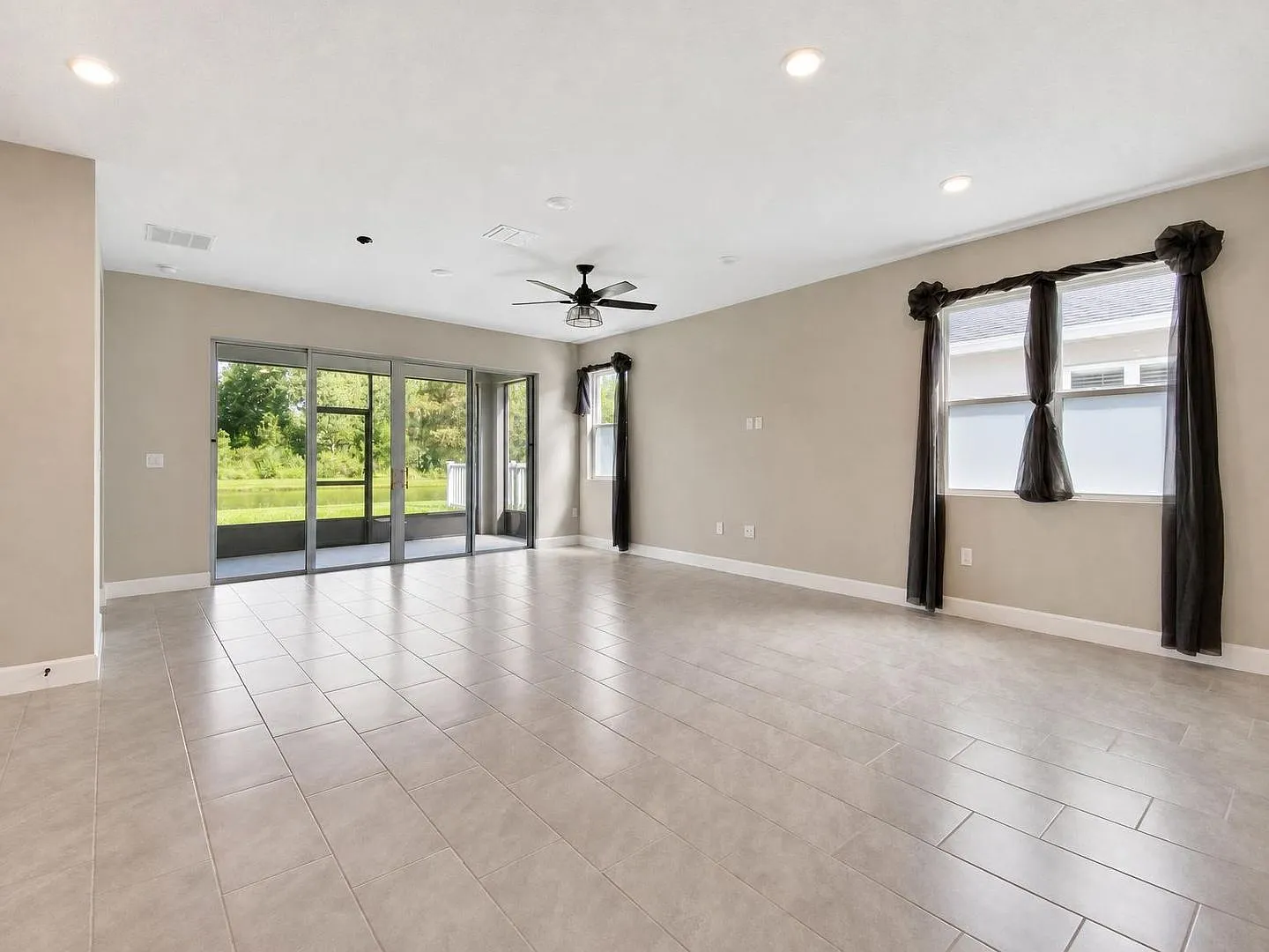 4/3 Home for Rent in S. Lakeland, NOW available! — Photo 4