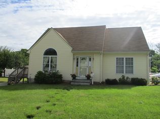 27 Emerson St, Peabody, MA 01960