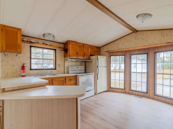 17 Tufton Street, Brunswick, ME 04011