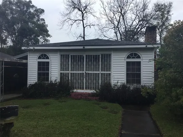 1610 Forrest St, Mobile, AL 36605