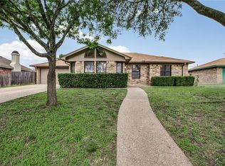 809 Pawnee Trl, Hewitt, TX 76643