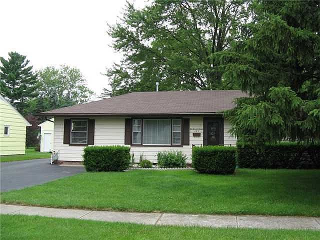 1st image of 227 Meadowwood Dr