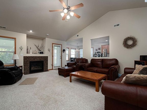 4th image of 4307 Segovia Dr