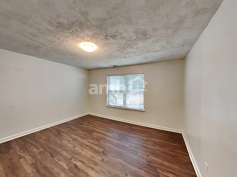 4238 Zephyrhills Dr NW — Photo 4