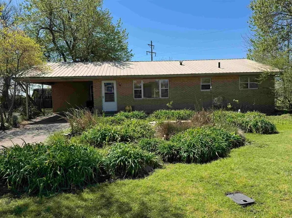 1007 E Bailey St, Campbell, MO 63933