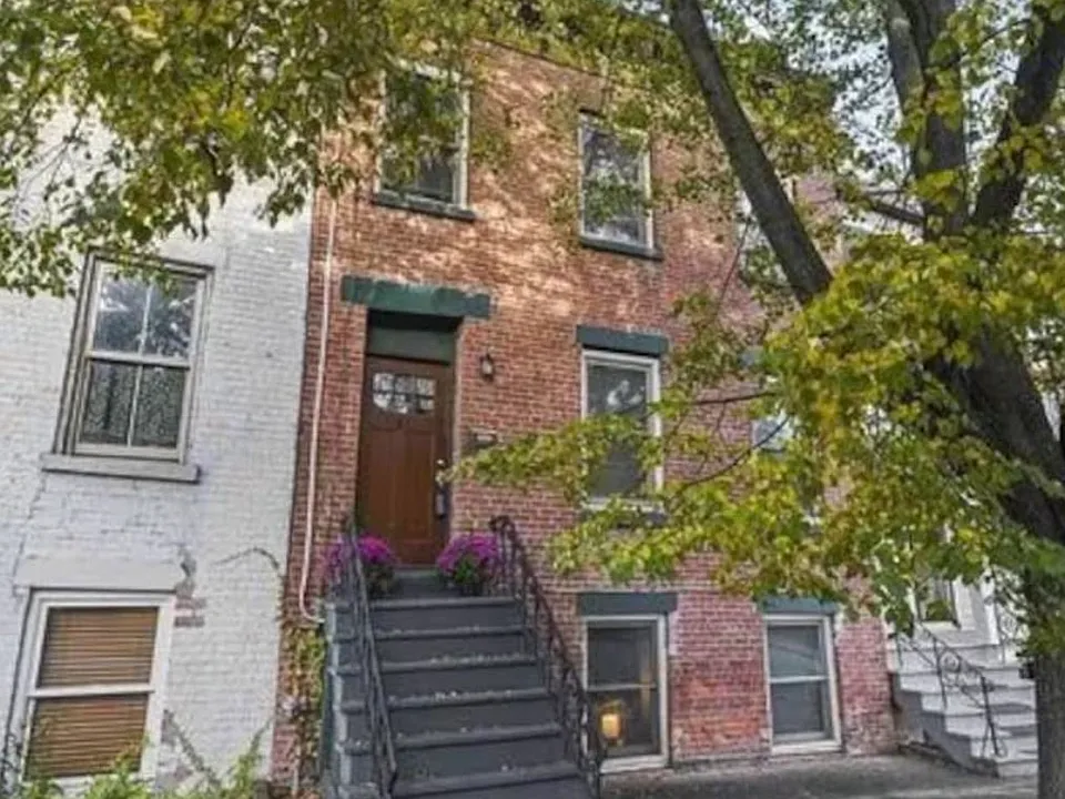 49 Myrtle Ave #1