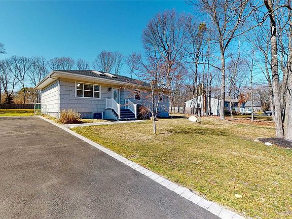 2nd image of 541 Sleepy Hollow Dr