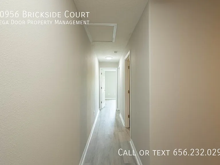 10956 Brickside Ct — Photo 23