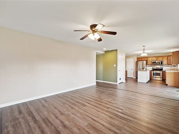 3rd image of 801 Christina Ct