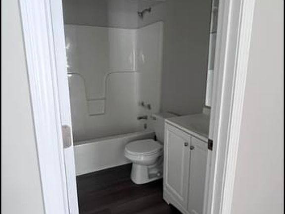 3rd image of 1100 Sleepy Hollow Dr