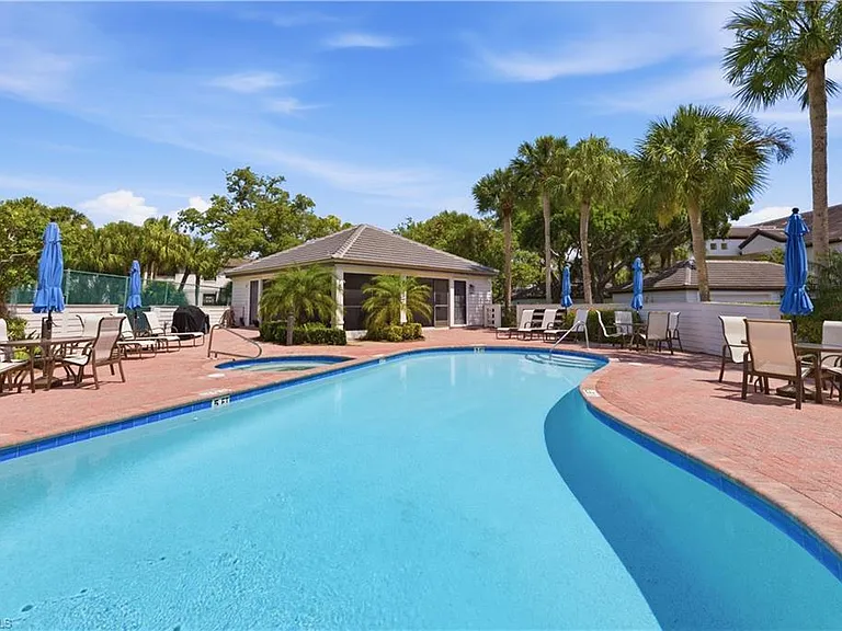 27038 Oakwood Lake Dr — Photo 33