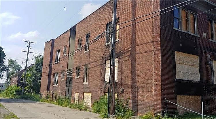 2nd image of 1631 Glendale St