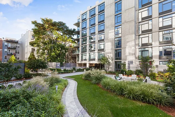 Rented by Greystar | media 18