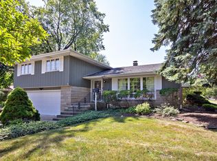 636 Terry Dr, Joliet, IL