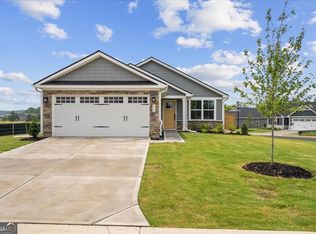 358 Oakleigh Dr, Calhoun, GA 30701