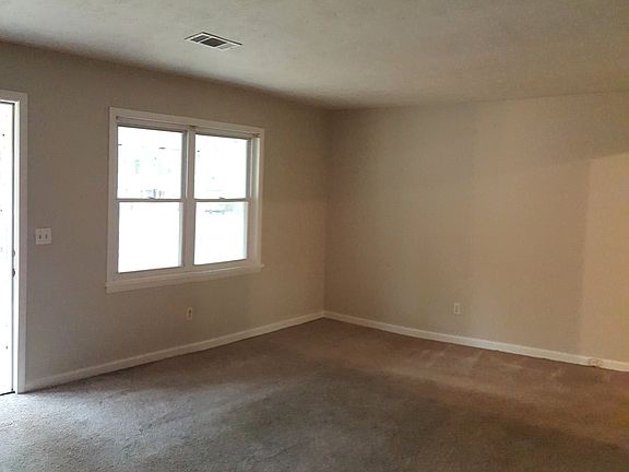 KN115 living room_04122016