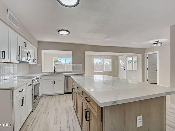 5th image of 3615 E SWEETWATER Avenue