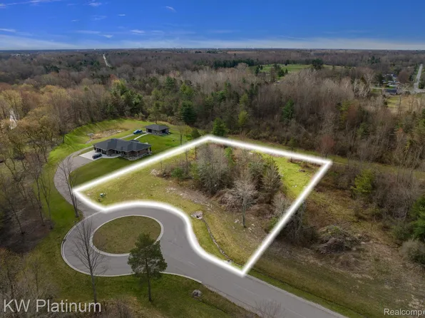 3919 Hitchings St, Fort Gratiot, MI 48059