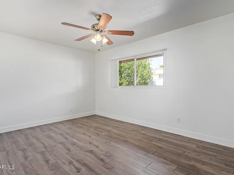 3929 S Pine St — Photo 12