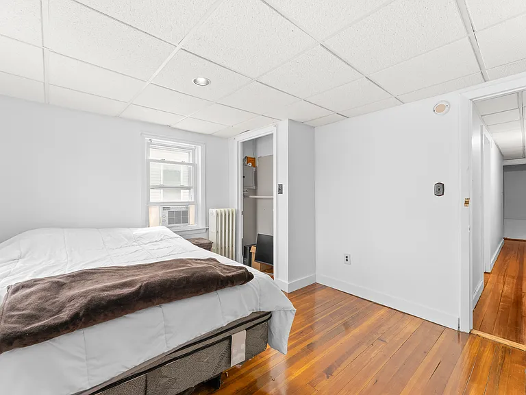 50 Moore St #2R — Photo 9