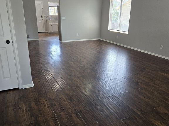 3rd image of 3206 Santa Fe Ave