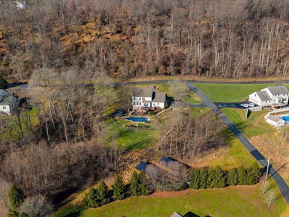 2nd image of 471 Shenks Ferry Rd